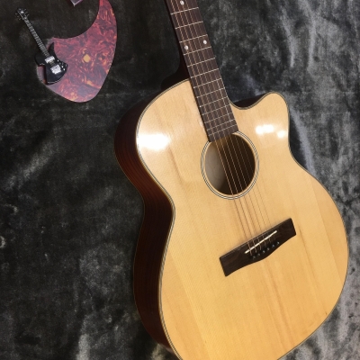 Đàn Guitar AC130 màu mặt gỗ